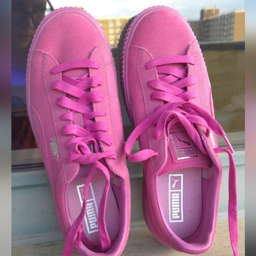 Puma Women's Pink Sneakers